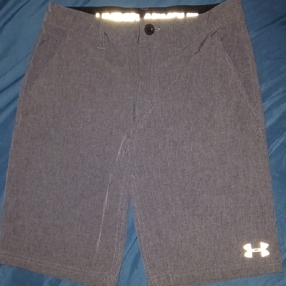 Under Armour Size 12 Hybrid Shorts